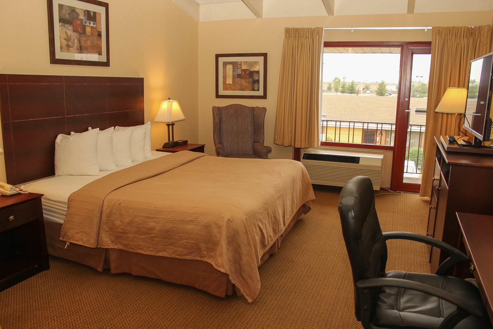 Inn Quality Airport 3*