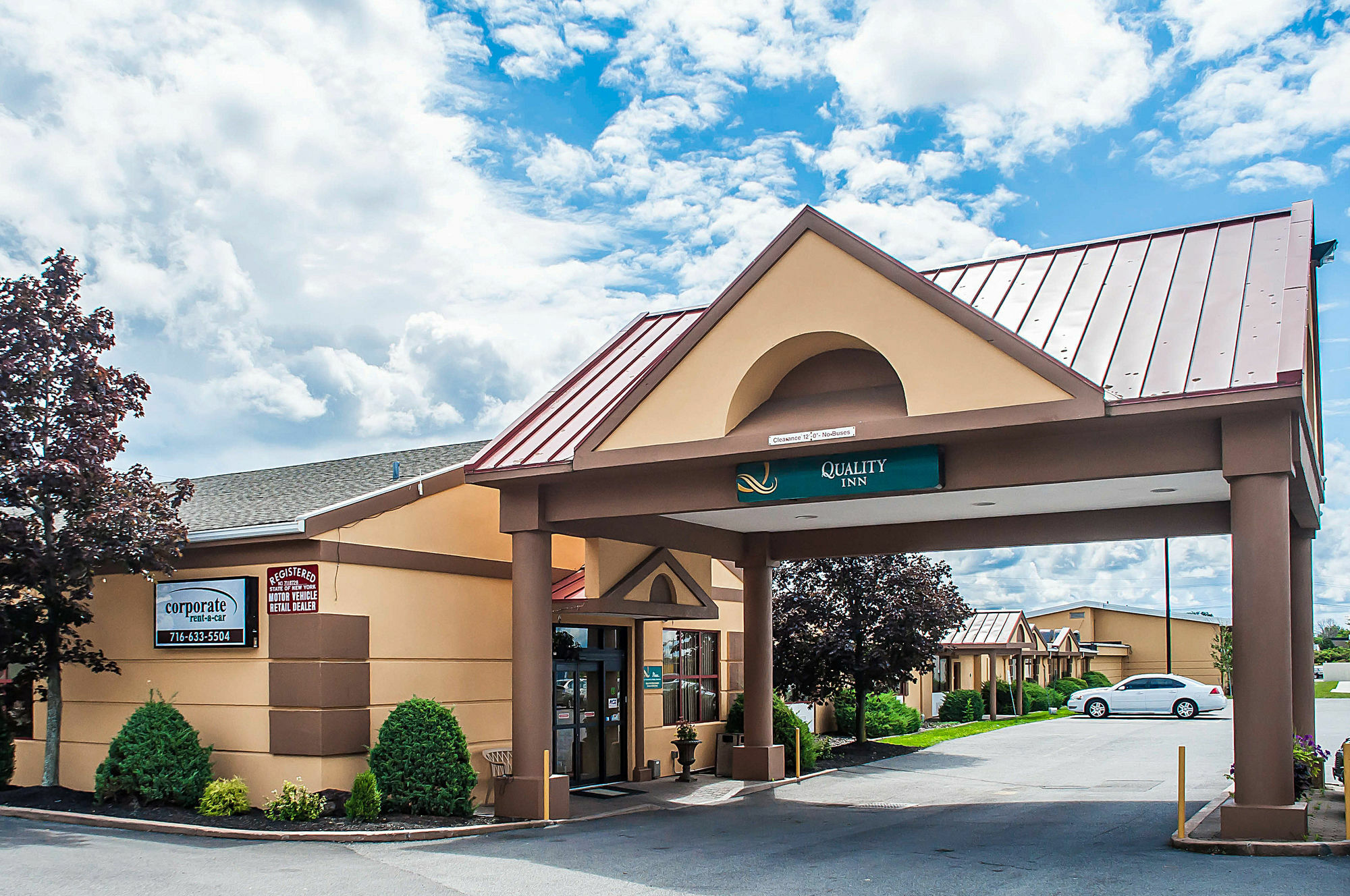 Inn Quality Airport 3*