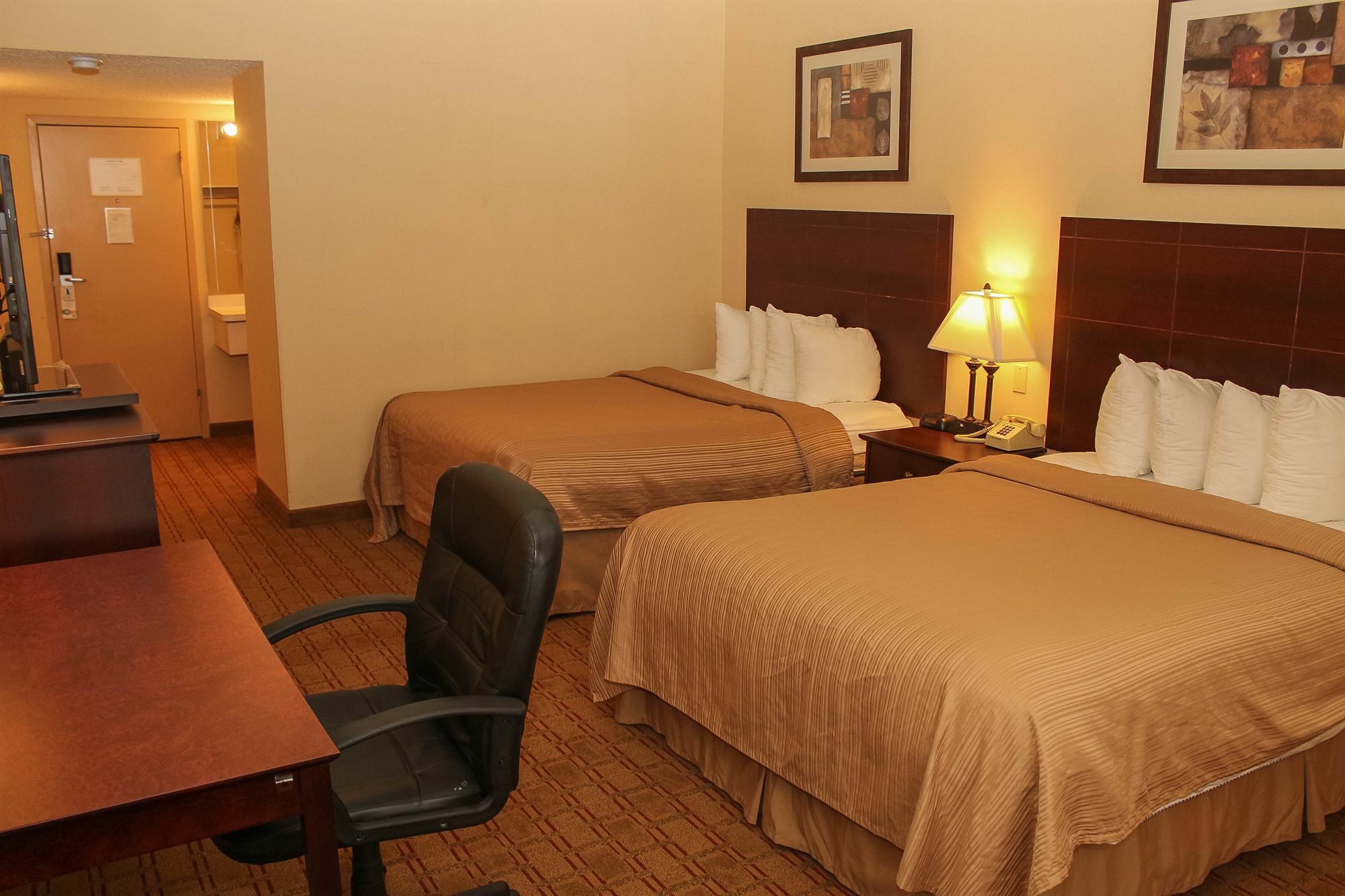 Quality Airport Inn 3*